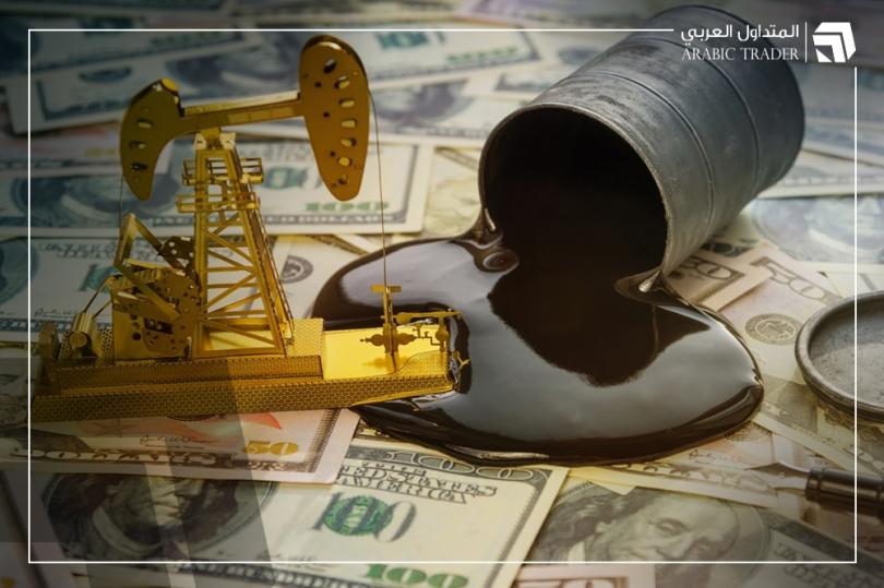 النفط يتجه لخسائر أسبوعية حادة وسط المخاوف بشأن الفائدة الأمريكية